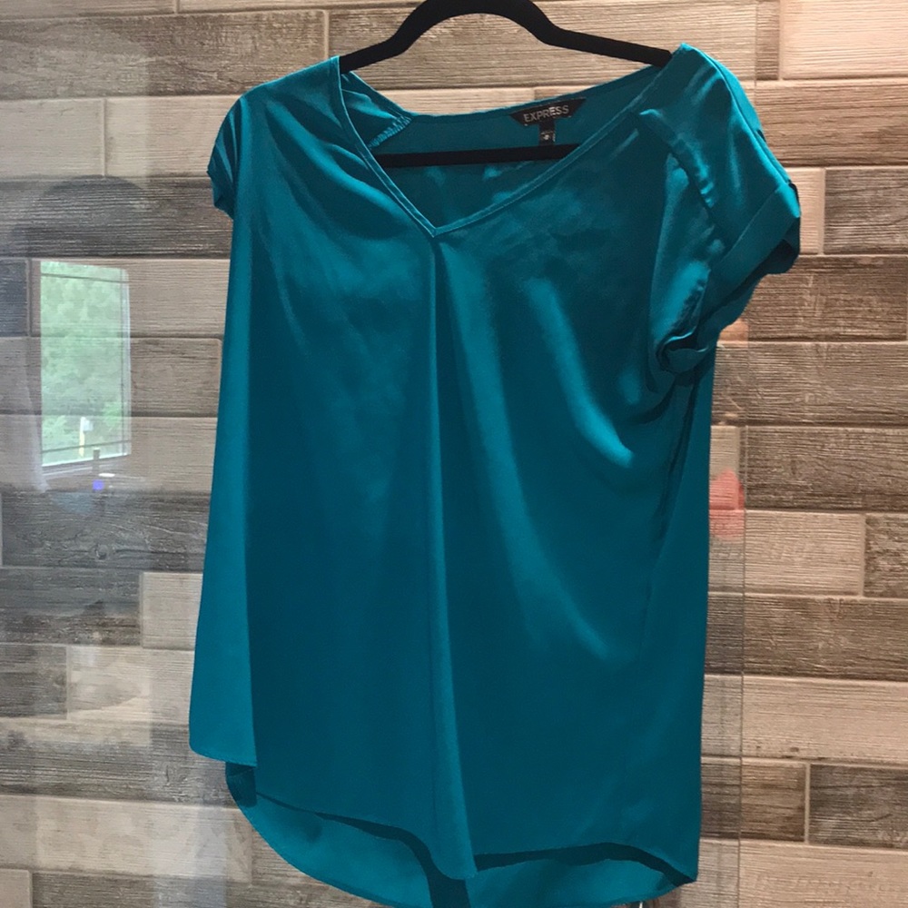 Express vneck satin T-shirt